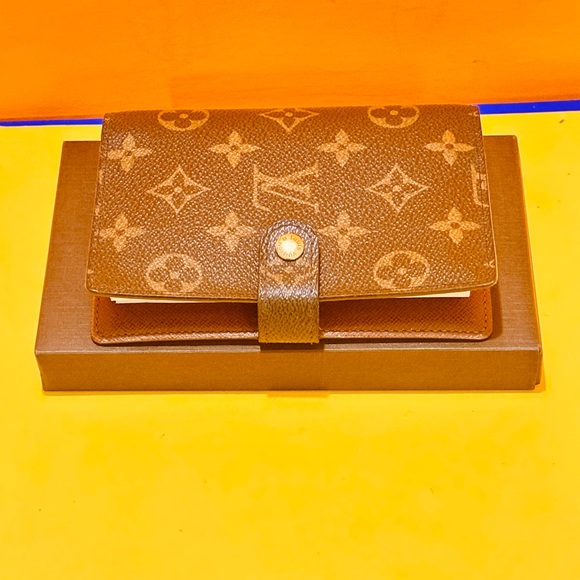Louis Vuitton Accessories - Louis Vuitton Monogram Note book agenda never used OG LV Paper